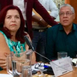 Congreso analiza compra de seguros de vida para empleados