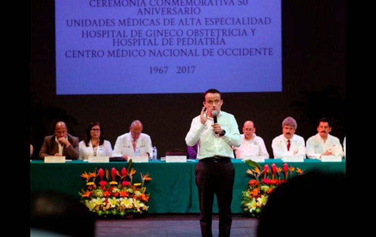 Arriola Peñalosa destacó que en la presente administración, el IMSS nacional ha invertido mil millones de pesos en Jalisco. TWITTER / @arriolamikel
