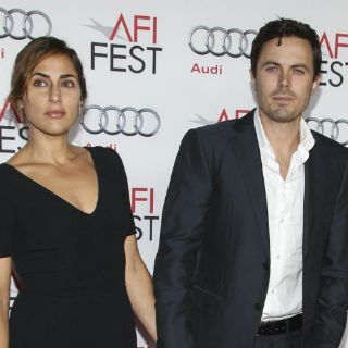 Esposa de Casey Affleck pide el divorcio