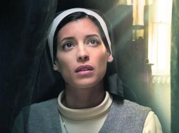 Bella. Así luce Sigman como la 'hermana Charlotte' en la película de 'Anabelle'. ESPECIAL /