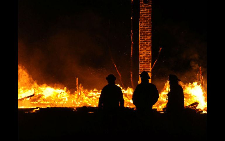 Autoridades no reportan que el incendio haya causado muertes o heridos, aunque las pérdidas históricas son incalculables. AP / ARCHIVO