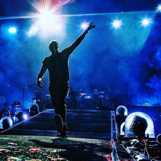 Coldplay rinde homenaje a Chester Bennington