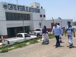 Hernández Barrón sostiene una reunión con víctimas del delito y con pobladores de la zona. TWITTER / @CEDHJ