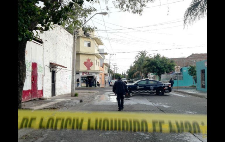 El cadáver fue hallado en el cruce de las calles María Mares y Teresa Reynoso. EL INFORMADOR /