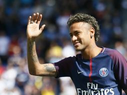 El PSG vendió más de 10 mil camisetas del PSG con el nombre de Neymar solo el día de su presentación con el equipo. AP / F. Mori