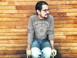 Manila escribe sobre mundos reales cuya cotidianeidad eventualmente se cae a pedazos. ESPECIAL /