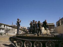 Efectivos fieles a Bachar al Asad, con el apoyo de la aviación rusa, avanzaron por zonas hasta ahora dominadas por el EI. AFP / ARCHIVO