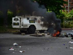 El gobierno denunció que un grupo de civiles y un teniente desertor, con uniformes militares, atacaron en la madrugada la base. AFP / R. Schemidt