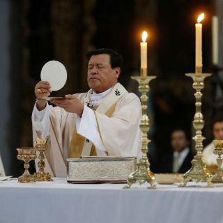 Cardenal pide orar por el descanso del sacerdote apuñalado