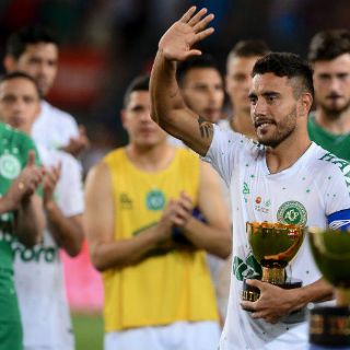 Barcelona vence al Chapecoense en duelo de homenaje