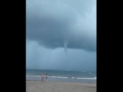 La tromba marina duró ocho minutos. TWITTER / @tboywithnoname