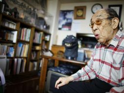 Nakajima durante una entrevista en su casa, donde contó las dificultades de actuar con un traje que pesaba más de 100 kilos. AP / J. Kurokawa