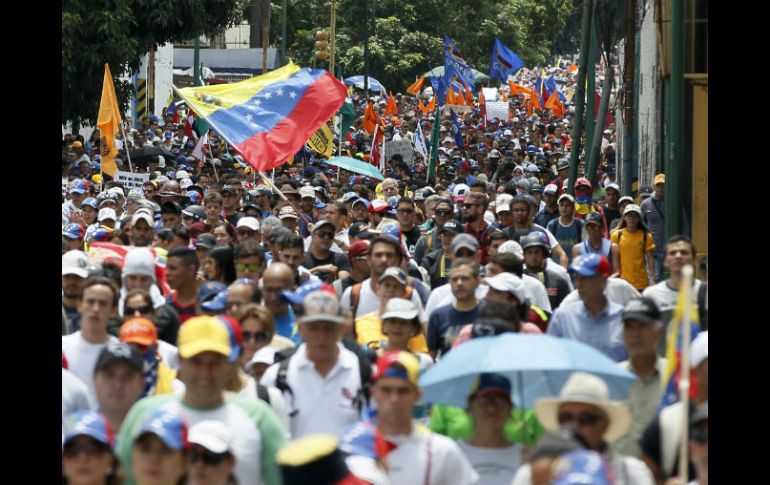 Señalan que para el país es necesario que el gobierno y la oposición relancen negociaciones en beneficio del pueblo venezolano. AP / ARCHIVO