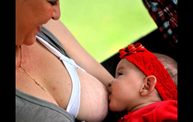 La lactancia, es una experiencia maravillosa la cual crea un vínculo muy especial con tu bebé recién nacido. EL INFORMADOR / ARCHIVO