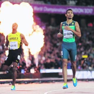 Un paseo para Van Niekerk