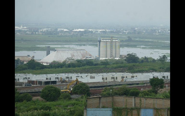 De acuerdo a datos oficiales, las lluvias del 2016 dejaron pérdidas por 20 MDP a las empresas del corredor industrial de El Salto. EL INFORMADOR / ARCHIVO