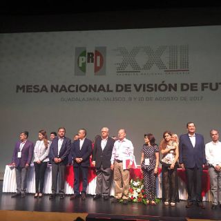 Candidatos deberán ajustarse a visión de futuro del PRI