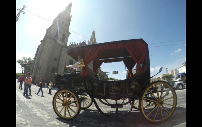 El permiso de las nuevas calandrias motorizadas posiblemente sea uno similar al del Tapatío Tour o de otros transportes turísticos. EL INFORMADOR / A. Camacho