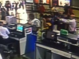 En un video se puede ver el momento de la agresión. YOUTUBE / Noticia al Día