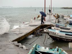 Los pescadores tomaron medidas preventivas ante la llegada del fenómeno meteorológico. SUN / RCC