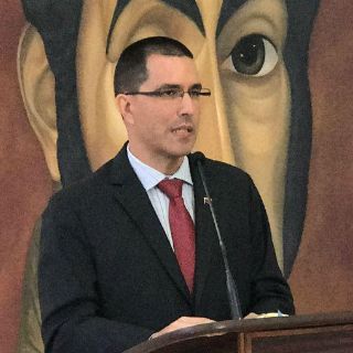 EU hace el 'ridículo' con sanciones a hermano de Chávez: Venezuela