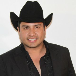 Julión Álvarez dará conferencia de prensa en Ciudad de México