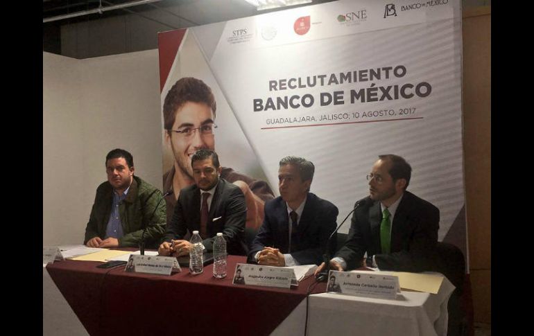 Imagen de la conferencia de prensa que ofrecieron autoridades de la STPS y Banxico este jueves. FACEBOOK / Secretaría del Trabajo Jalisco