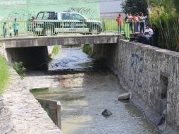 Autoridades encontraron en el lugar bebidas alcohólicas y no se observaron rastros de violencia, por lo que pudo ser un accidente. ESPECIAL /