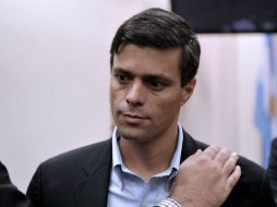 A Leopoldo López se le volvió a otorgar el sábado el arresto domiciliario, tras haber sido enviado a prisión la semana pasada. AFP / ARCHIVO