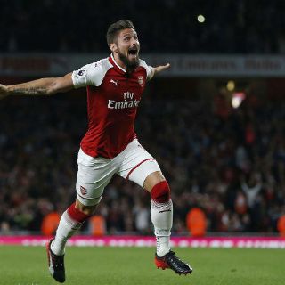 Arsenal remonta ante Leicester en arranque de Premier League