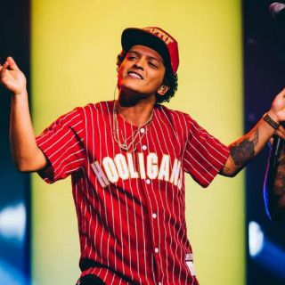 Bruno Mars será reconocido en los Teen Choice Awards
