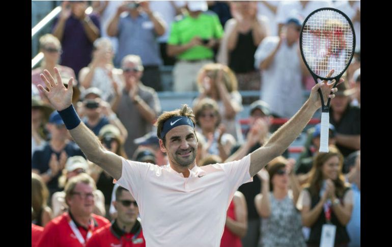 Federer celebra tras superar a Roberto Bautista y conseguir su boleto a las Semifinales del Masters de Montreal. AP / P. Chiasson
