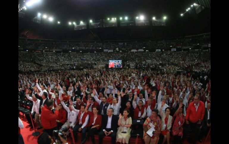 La sesión de la XXII Asamblea Nacional del Partido Revolucionario Institucional se realiza en el Palacio de los Deportes. TWITTER / @EnriqueOchoaR