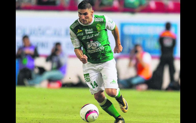 Jorge Pereyra. El jugador del León anotó el primer gol del partido contra Necaxa. MEXSPORT /