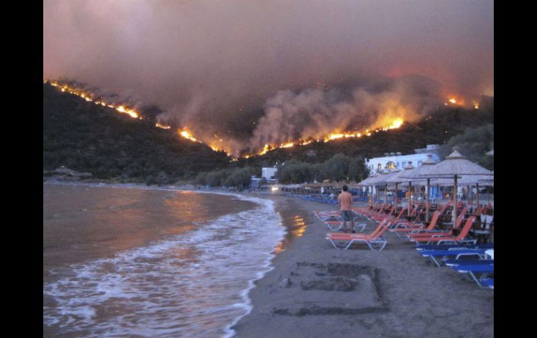 En toda Grecia se han registrado 53 incendios forestales en las últimas 24 horas. EFE / ARCHIVO