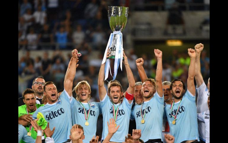 La Lazio celebra la cuarta Supercopa de su historia. AFP / A. Pizzoli