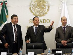 Fernando Herrera Ávila (centro) líder de la bancada blanquiazul. NTX / ARCHIVO