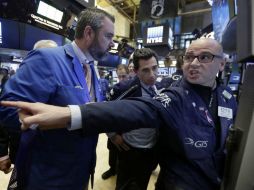 Todos los sectores, con excepción del energético, terminaron la sesión en territorio positivo. AP / ARCHIVO