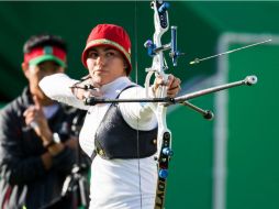 Alejandra expresó su emoción a través de su cuenta de Twitter; ahora jugará la final del serial de Copas del Mundo de Tiro con Arco. MEXSPORT / ARCHIVO