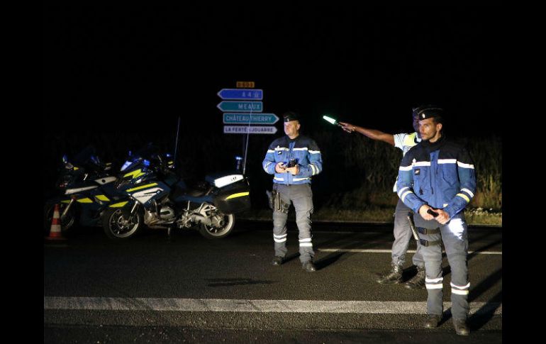 Fuentes de la Gendarmería francesa confirmaron que el autor del ataque se estrelló 'deliberadamente' con su auto contra el restaurante. AP / K. Zihnioglu