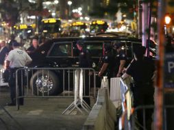 Trump se desplazó en un convoy escoltado por la policía a la torre Trump, a la que llegó poco después de las 21.00 hora local. EFE / P. Foley