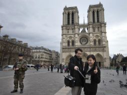 El atrio que rodea la entrada a la catedral fue cercado con vallas y se instalaron controles policiales para ingresar en el templo. AP / ARCHIVO