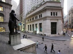 Los principales indicadores de la bolsa mostraban alzas, excepto en Nasdaq, que tuvo pérdidas en las primeras horas de este martes. AP / M. Lennihan