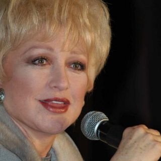 Niegan a Angélica María bioserie por no ser una mujer de escándalos