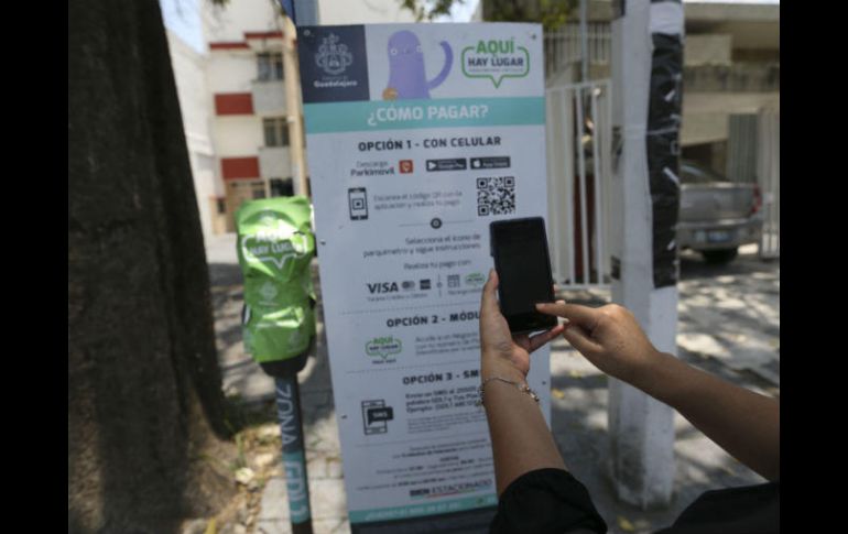 El cobro de parquímetros virtuales regresó el 19 de julio en cinco zonas con mil 625 cajones como parte del programa ‘Aquí Hay Lugar’. EL INFORMADOR / ARCHIVO