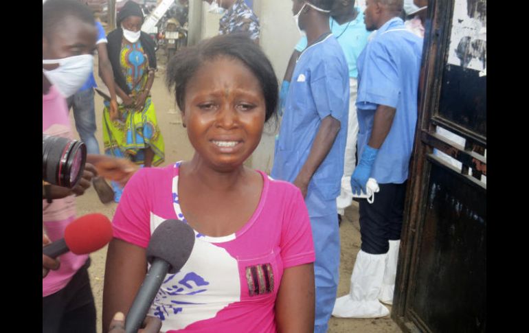 Stevens acudió a la morgue de la ciudad para tratar de identificar los cuerpos de sus seres queridos. AP / M. Kamara