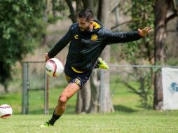 Valadez señala que más que un socio en la delantera, lo que falta es que sus compañeros retomen la confianza. TWITTER / @ismaelvaladez