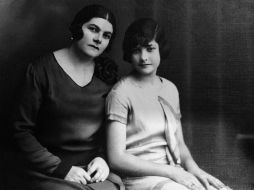 María Magdalena Escudero Quintanilla con su hija Ana María Magdalena. ESPECIAL /