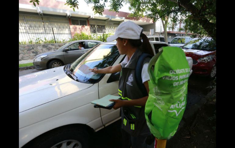 El incremento tiene un impacto mayor pues el programa sólo opera en cinco zonas del municipio con mil 625 cajones. EL INFORMADOR / G. Gallo