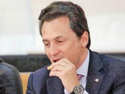 Decenas de medios de comunicación esperan la llegada del ex funcionario en la puerta principal de la PGR. SUN / ARCHIVO